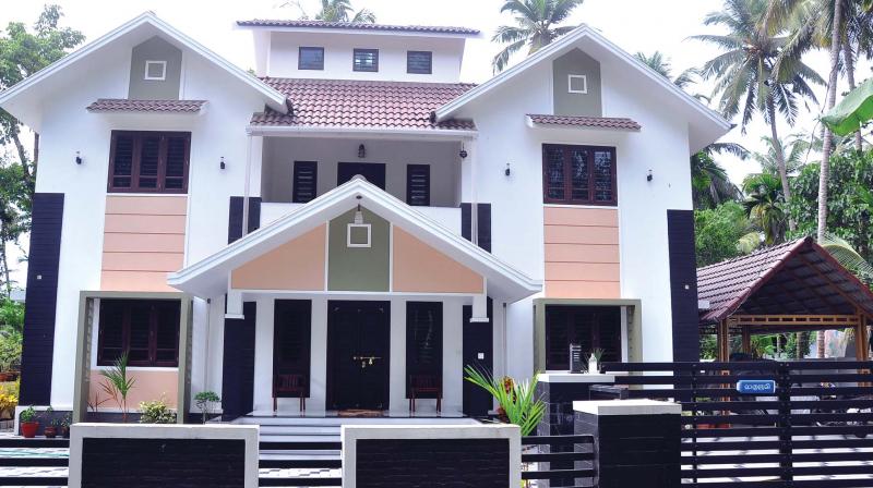 Ishq, Rijuls 3,000 sq-ft home in Kozhikode, stays well-lit,  airy and cool throughout the year.