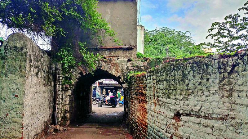 The defensive wall which ran around the City of Hyderabad is now collapsing. Heritage activists demand it to be saved  (Photo:  DC)