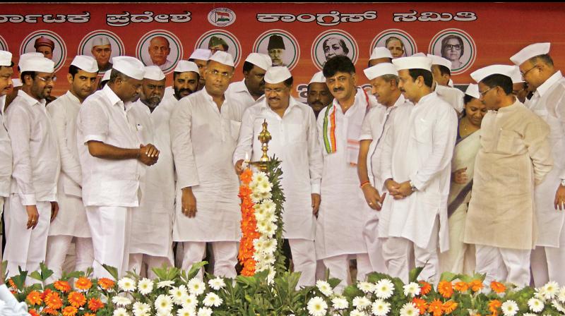 KPCC President Dr. G. Parameshwar, KPCC Working President Dinesh Gundurao, Ministers D.K. Shivakumar, H. Anjaneya and others during the inaugural programe of Quit India Movement convention at Freedom Park in Bengaluru on Wednesday (Photo: DC)