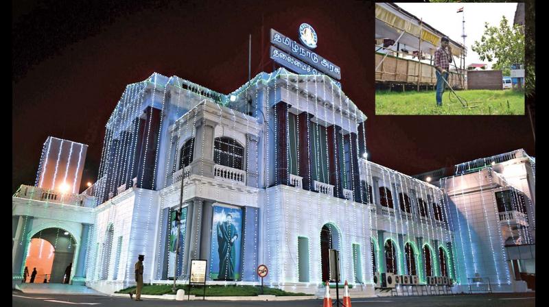 Secretariat building bears a resplendent look, after being decorated with lights, ahead of the 71st Independence Day celebrations. (inset) bomb squad on duty (Photo: DC)
