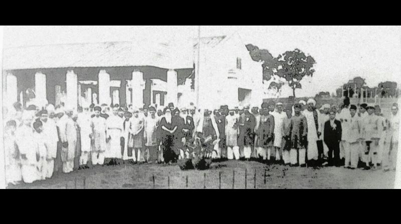 Many Congressmen and Arya Samaj leaders tried to hoist the Tricolour at Secunderabad, Gowliguda and Sultan Bazaar. The Nizams forces foiled the attempt. On August 17, 1947. Several religious leaders including those from the Christian community gathered at the Nampally exhibition grounds, to hoist the Asif Jahi flag. The gesture was made in support of the Nizams rule. During this period, India was already a free country. The religious leaders in Hyderabad wanted an Independent Hyderabad. (Photo: Mohd Safiullah, Historian)