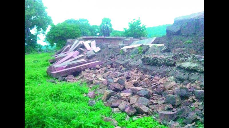 Compound wall collapsed due to heavy rains at Ramappa temple in Warangal (Photo: DC/ Representational Image)
