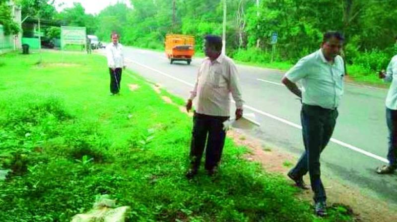 A five-member team of state revenue department headed by local tahsildar measured the Dera land property for two days on Tuesday and Wednesday (Photo: DC)