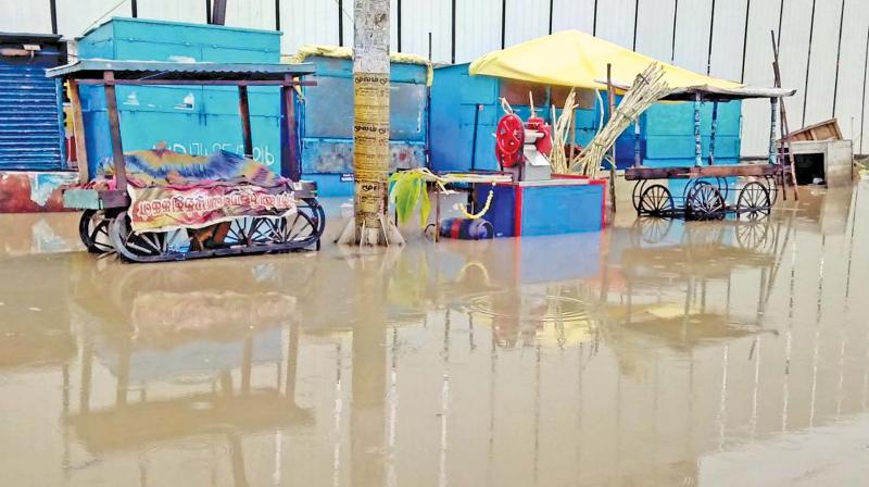 Heavy rainfall on Saturday night led to traffic snarls on MTH road (Photo: DC)