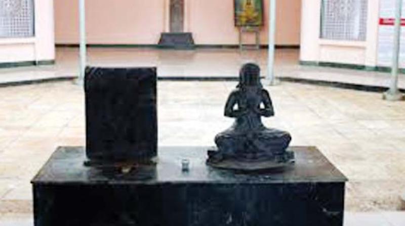 Vijnaneshwaras statue
