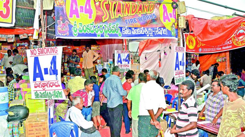 People shop for crackers in Guntur city. (Photo: DC)