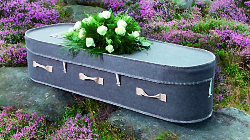 Handmade Yorkshire coffins made of pure wool is eco-friendly and are gaining popularity.