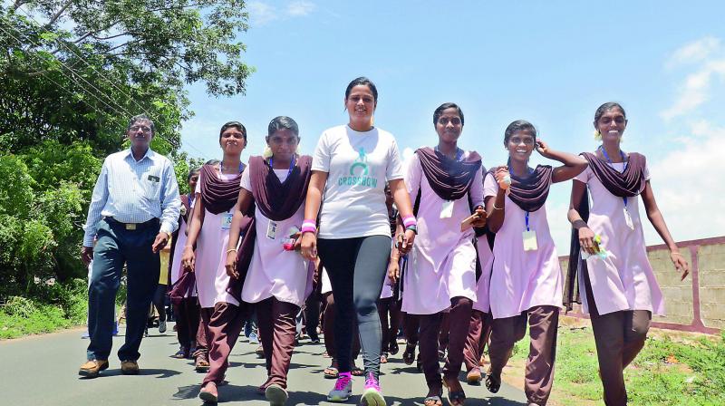 Shristi Bakshi completed 1,000 km mark in Kurnool on her Padayatra for women empowerment on Thursday. (Photo: DC)