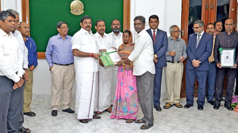 Chief minister Edappadi K. Palaniswami inaugurates the scheme for distributing free sarees and dhotis for Pongal at the secretariat on Thurday. (Photo: DC)