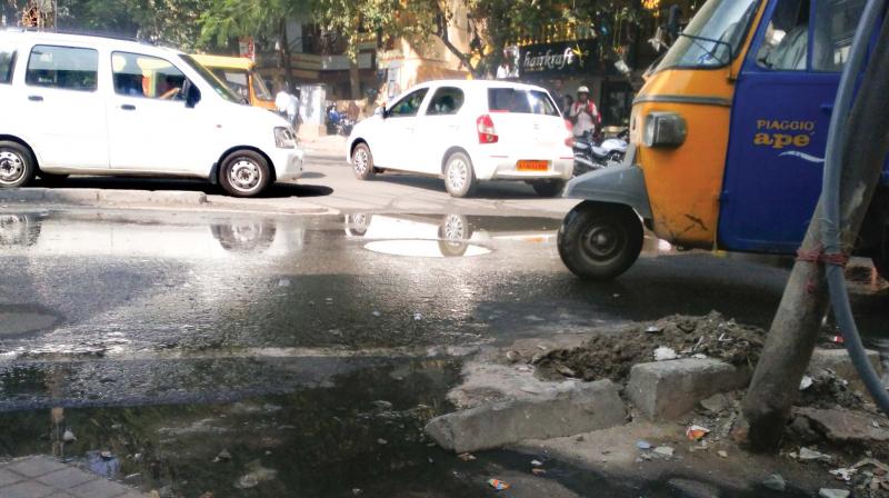 An overflowing manhole in Koramangala 7th block, in Bengaluru (Photo: DC)