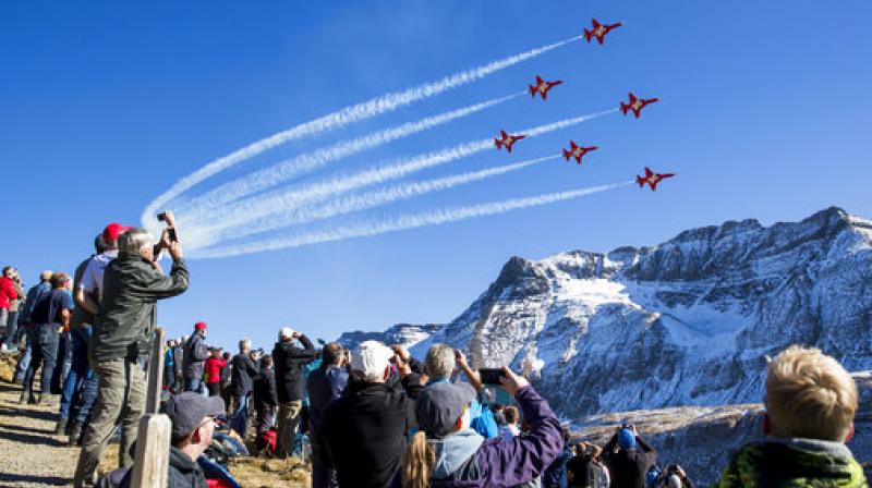 In strength show, Swiss Air Force performs at shooting event at Axalp