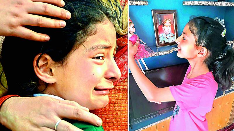 Wailing Zohra (L) at her fathers funeral on Aug. 28, 2017. A year later, Zohra (R) with a portrait of her father. (Photo:PTI)