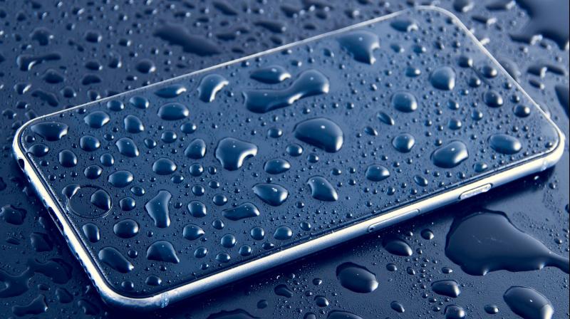 Do remember that it takes a considerable amount of time for the moisture inside the casing of the phone to dry, which is why you should be leaving it for at least 48 hours in an airy environment. (Photo: Pixabay)