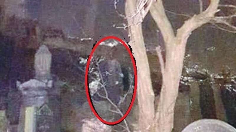The pictures from March 7 appear to back up the claim that the cemetery has supernatural presence (Photo: YouTube)