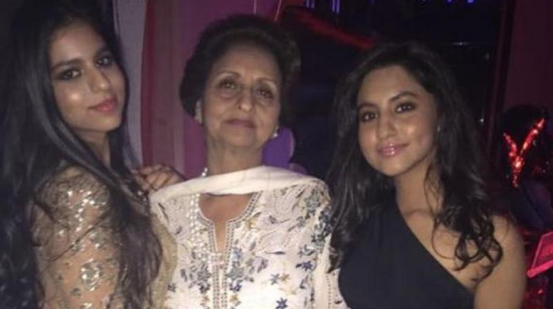 Suhana Khan with her granny. (Courtesy: Instagram/Gauri Khan)