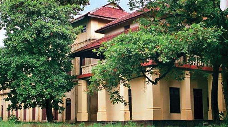 Maharajas College