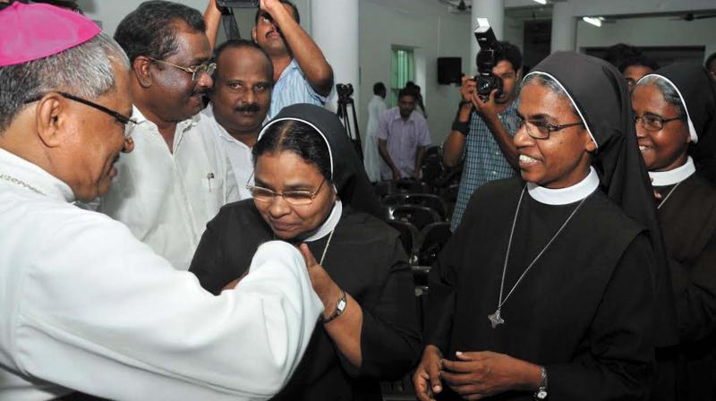 Nuns bid farewell to outgoing metropolitan Francis Kallarackal in Kochi on Monday. (Photo: DC)