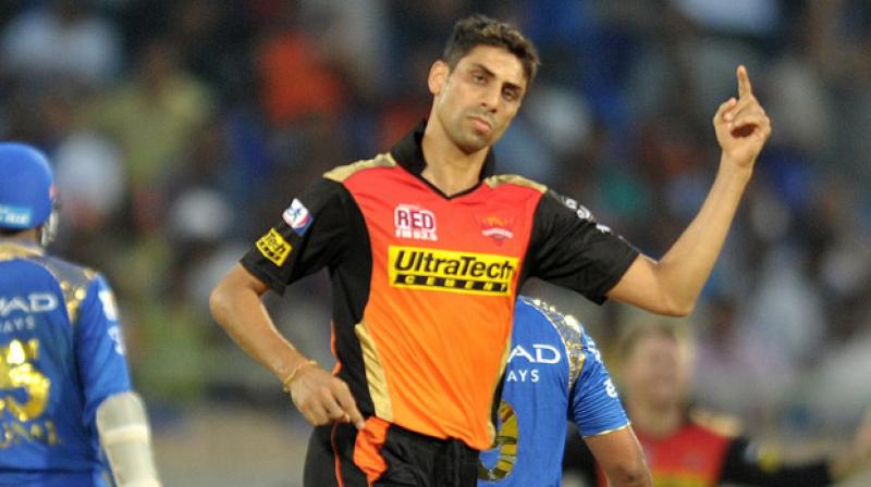 Admitting that bowling yorkers is not an easy task, Ashish Nehra quipped if it were in his hands he would have bowled all six deliveries as yorkers. (Photo: AFP)