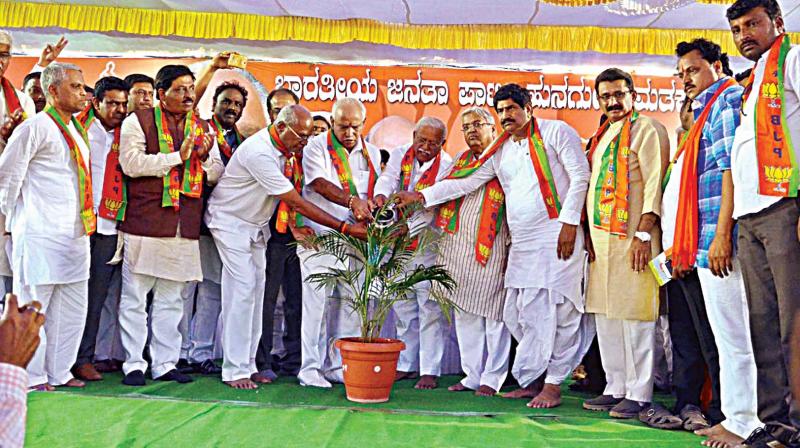 Former CM and BJP state president B.S. Yeddyurappa during the ongoing Parivarthana Yatra of the party at Hungud in Bagalkote on Wednesday. (Photo: DC)