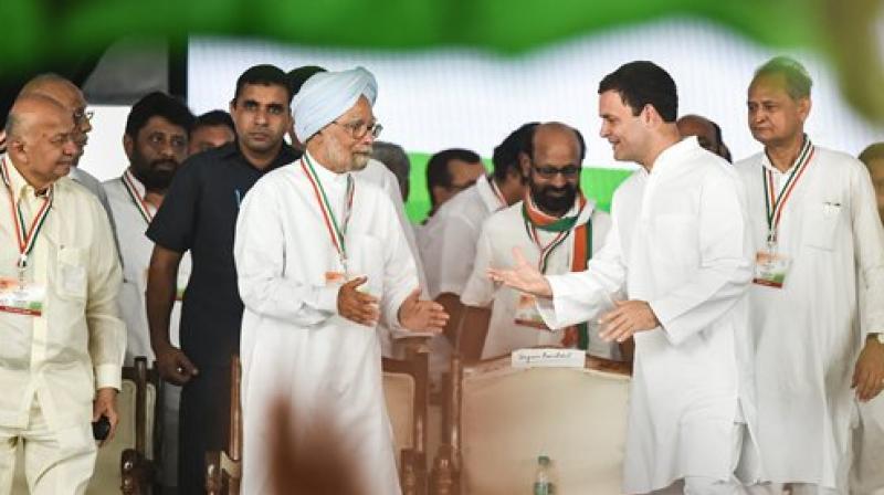 Addressing the Jan Akrosh rally in Delhi, Manmohan Singh said Prime Minister Narendra Modi had not been able to fulfill a single promise from 4 years ago. (Photo: PTI)