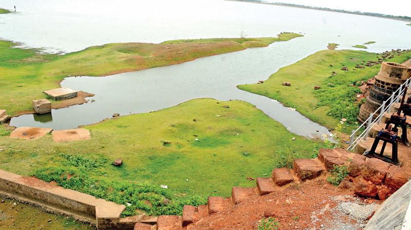 Sholavaram water reservoir remains dry owing to negligence on part of metro water department to pump water into the reservoir from Red Hills. (Image: DC)