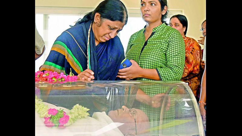 Family members mourn the demise of C. Narayana Reddy. (Photo: DC)