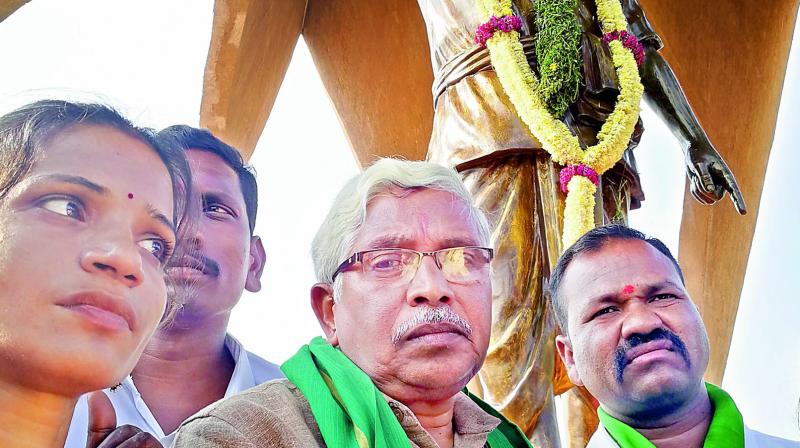 Telangana Jana Samiti(TJS) president Prof Kodandaram  paid tributes to adivasi legendary Kumaram Bheem on his 78th death anniversary at Jodeghat on Wednesday.