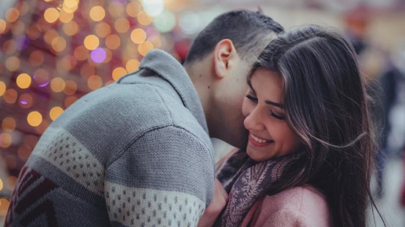 Here are a few tips to heal your love bite. (Photo: Pexels)
