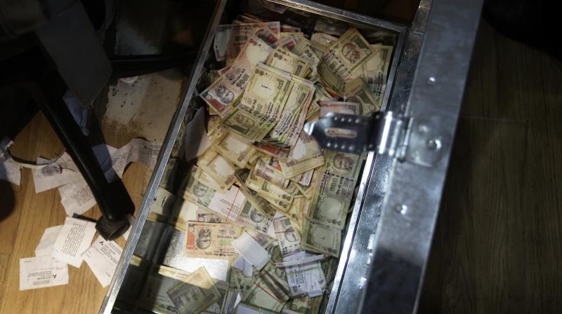 The government has withdrawn all Rs 500 and Rs 1000 notes from circulation from November 9. (Photo: AP)