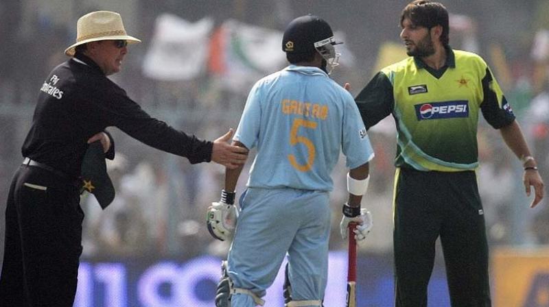 Shahid Afridi and Gautam Gambhir clash during an India vs Pakistan match in Kanpur back in 2007 (Photo: AFP)