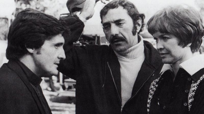 Jason Miller, William Blatty and Ellen Burstyn on the sets of The Exorcist in 1973. (Photo: Twitter)