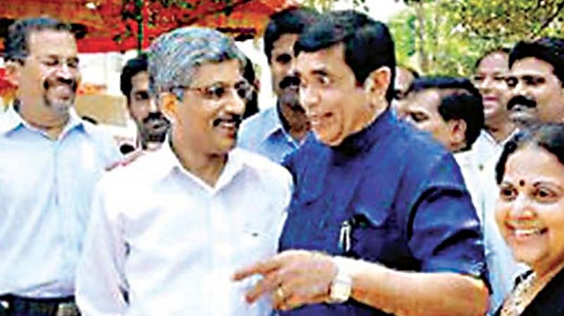Former minister and ex-MP Jayaprakash Hegde with senior Congress leader and former Union Minister Oscar Fernandes in a file photo