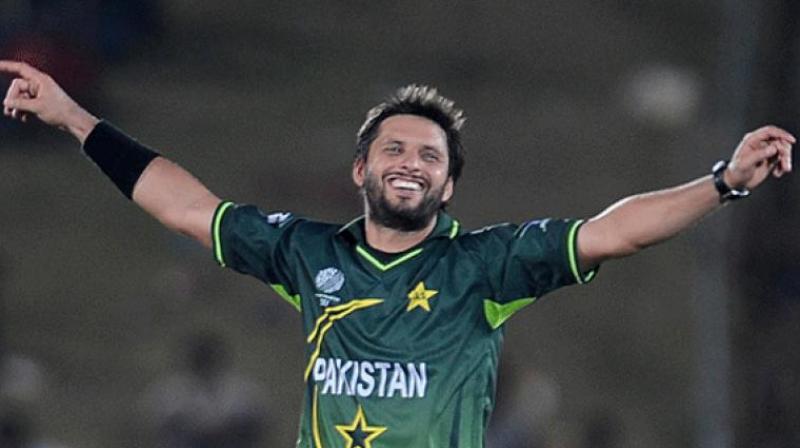Shahid Afridi claimed the hat-trick with the first three balls of the fourth over to destroy Arabians. (Photo: AFP)