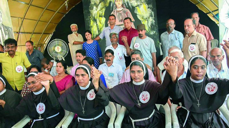 The five nuns sister Anupama, Sr Josephine, Sr Alphy, Sr Neena Rose and Sr Ancita, who had been agitating against the rape accused bishop, thank everyone who supported them, while ending their stir in Kochi. (Photo: PTI)