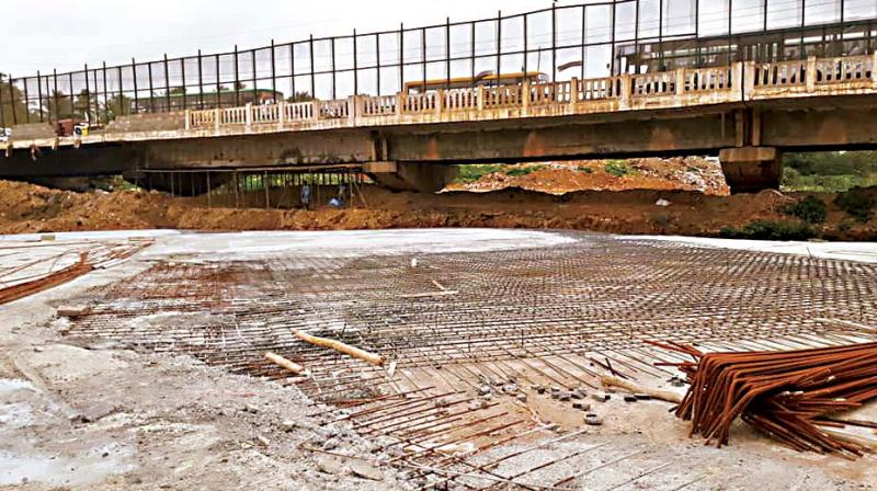 The residents complained that there have been delays in the bridge repair works, the sluice gate project and desilting of lakebed of Varthur Lake.  (Photo:DC)