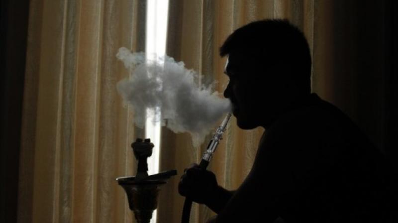 Magic coal is popular among young people who frequently smoke hookah as it ignites faster and is easy to burn (Photo: Pixabay)