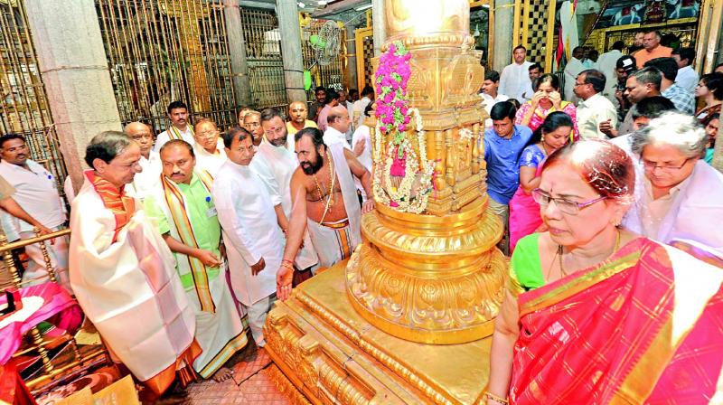 Telangana Chief Minister K. Chandrasekhar Rao and family offer prayers at Tirupati on Wednesday. (Photo:DC)