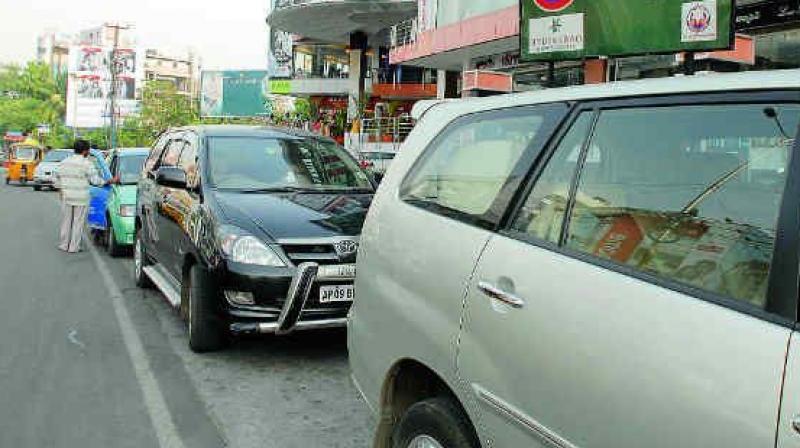 Hyderabad: Cops help Irani hotel for parking, claim residents