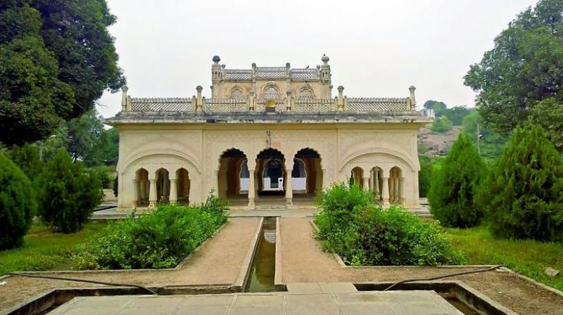 In the absence of any official documentation of heritage structures in the city and not having a heritage register with details of the condition and their original style, conserving the unique architectural style of the old buildings is a huge challenge.