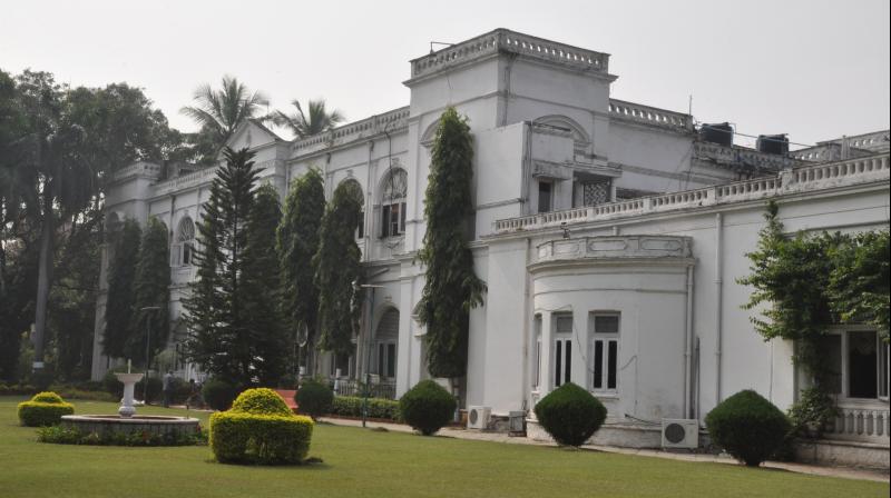 Bella Vista on the junction of the roads leading to Raj Bhavan and Panjagutta was built by Muslehuddin Mohammed who was given the title of Hakim-ud-Dowla when he was the chief justice.
