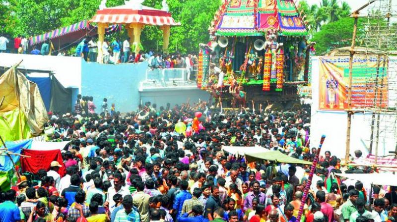 All the devotees taking part in the Kalyanotsavam will be provided with prasadam and a packet of mutyala talambralu. About 2 lakh talambralu packets have been readied for distribution by the TTD.