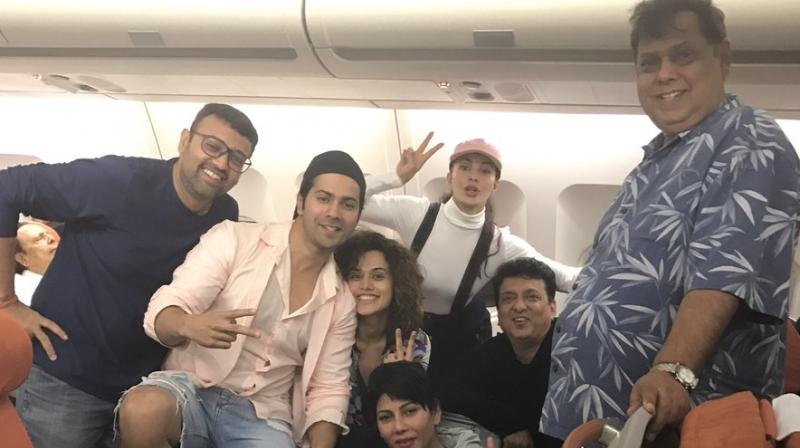 The entire cast and crew of Judwaa 2 flying to Mauritius. (Photo: Twitter/@Varun_dvn)