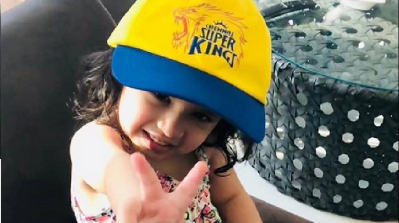 Ziva Dhoni is once again in the news for showing her love and support for her dad MS Dhonis team Chennai Super Kings.