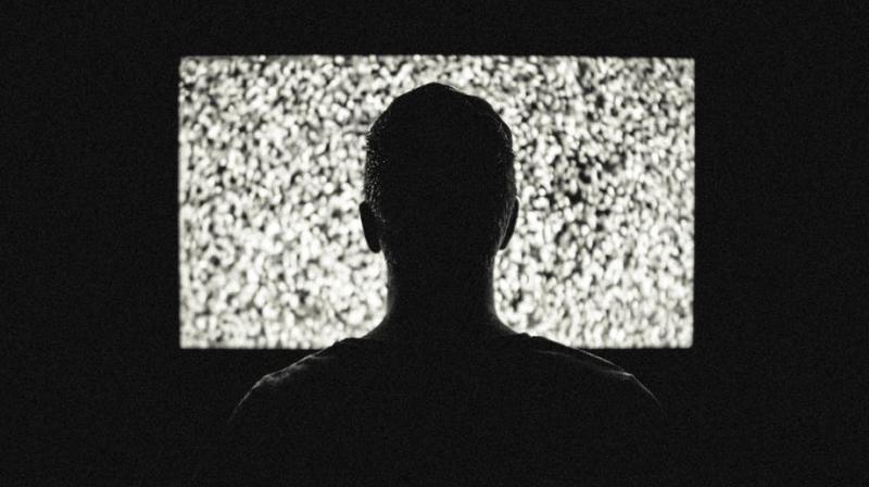The findings indicated that the TV addicts were found to have 38 percent lower sperm count than those who had less sedentary lifestyle. (Photo: Pexels)