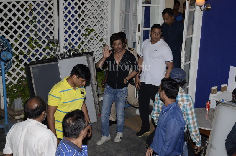 Shah Rukh Khan snapped shooting for Imtiaz Alis next