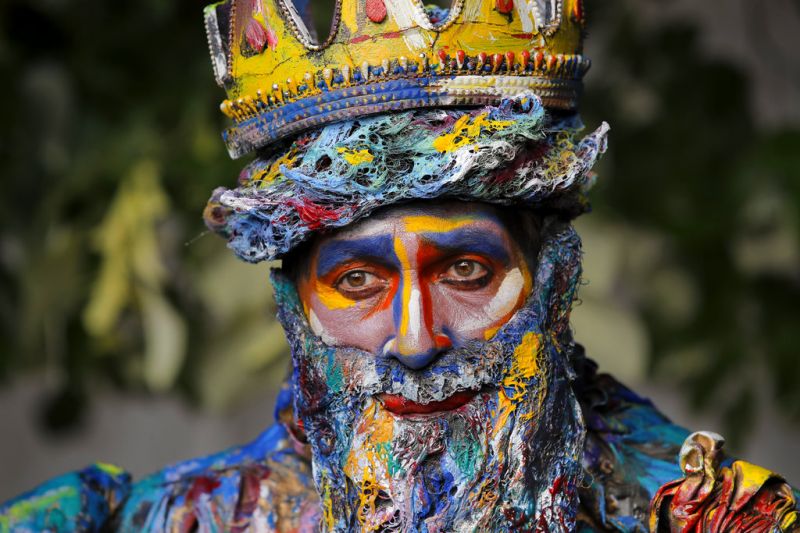 In Photos: People flock to Romanian capital for International Living Statues Festival