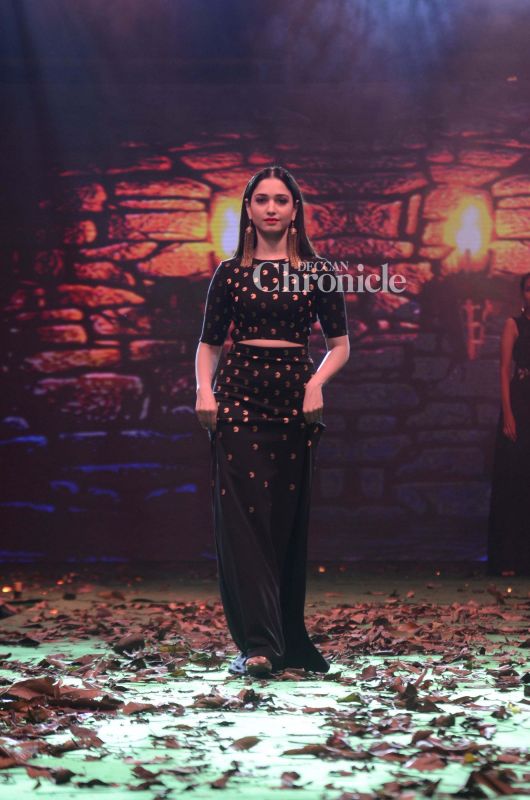 Tamannaah dazzles on the ramp for Baahubali-inspired fashion show Tamannaah dazzles on the ramp for Baahubali-inspired fashion show