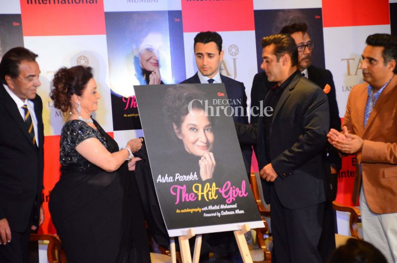Salman Khan, other stars launch Asha Parekhs autobiography Salman Khan, other stars launch Asha Parekhs autobiography