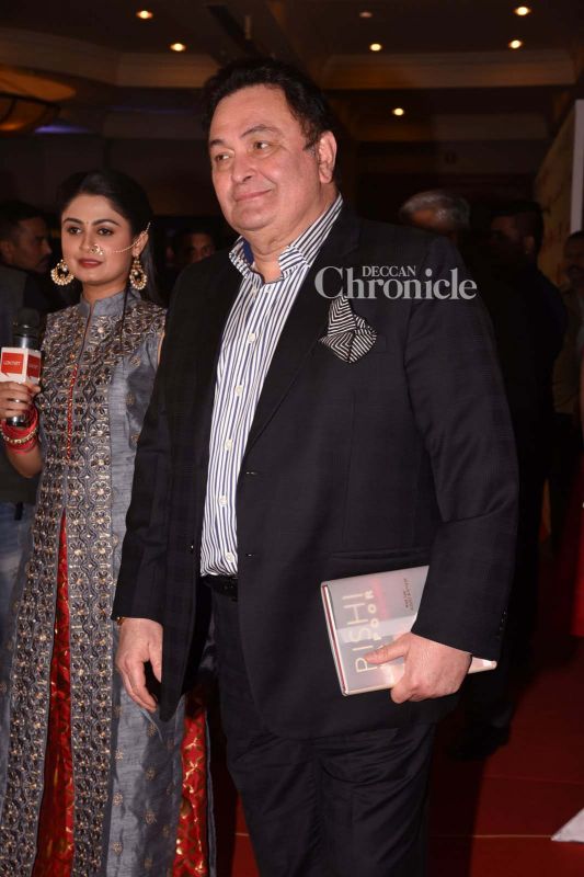 Hrithik, Sonam, Tiger, Radhika, others make fashion statement at awards show Hrithik, Sonam, Tiger, Radhika, others make fashion statement at awards show